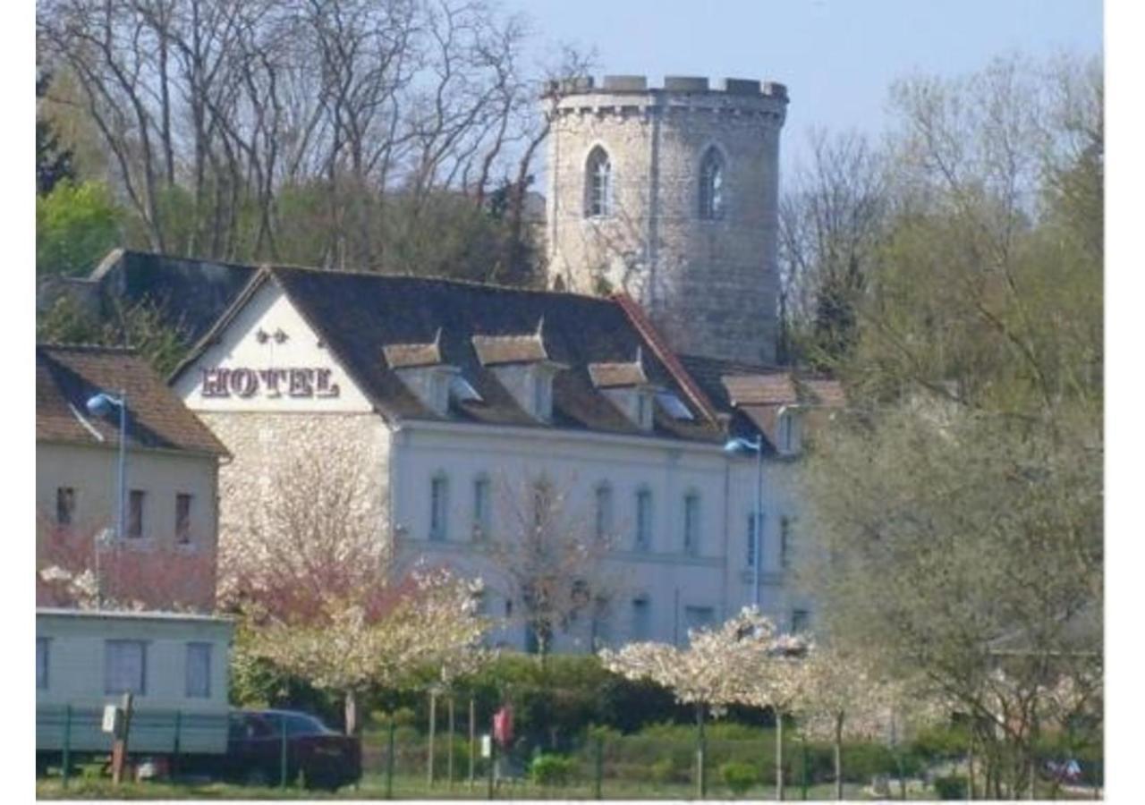 Hotel De La Tour Pont-de-lʼArche Esterno foto