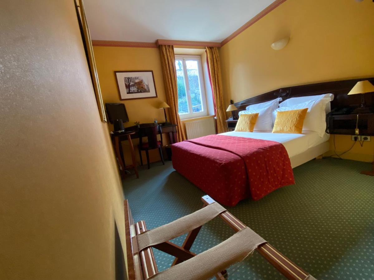 Hotel De La Tour Pont-de-lʼArche Esterno foto