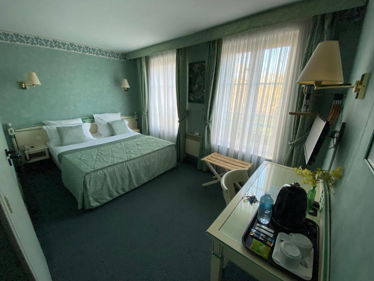 Hotel De La Tour Pont-de-lʼArche Esterno foto